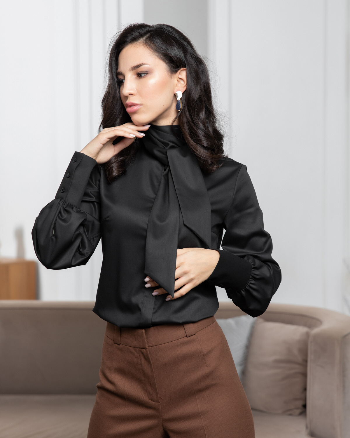 Женская блузка под пуговицы без отделки черная - 8067 от byME 