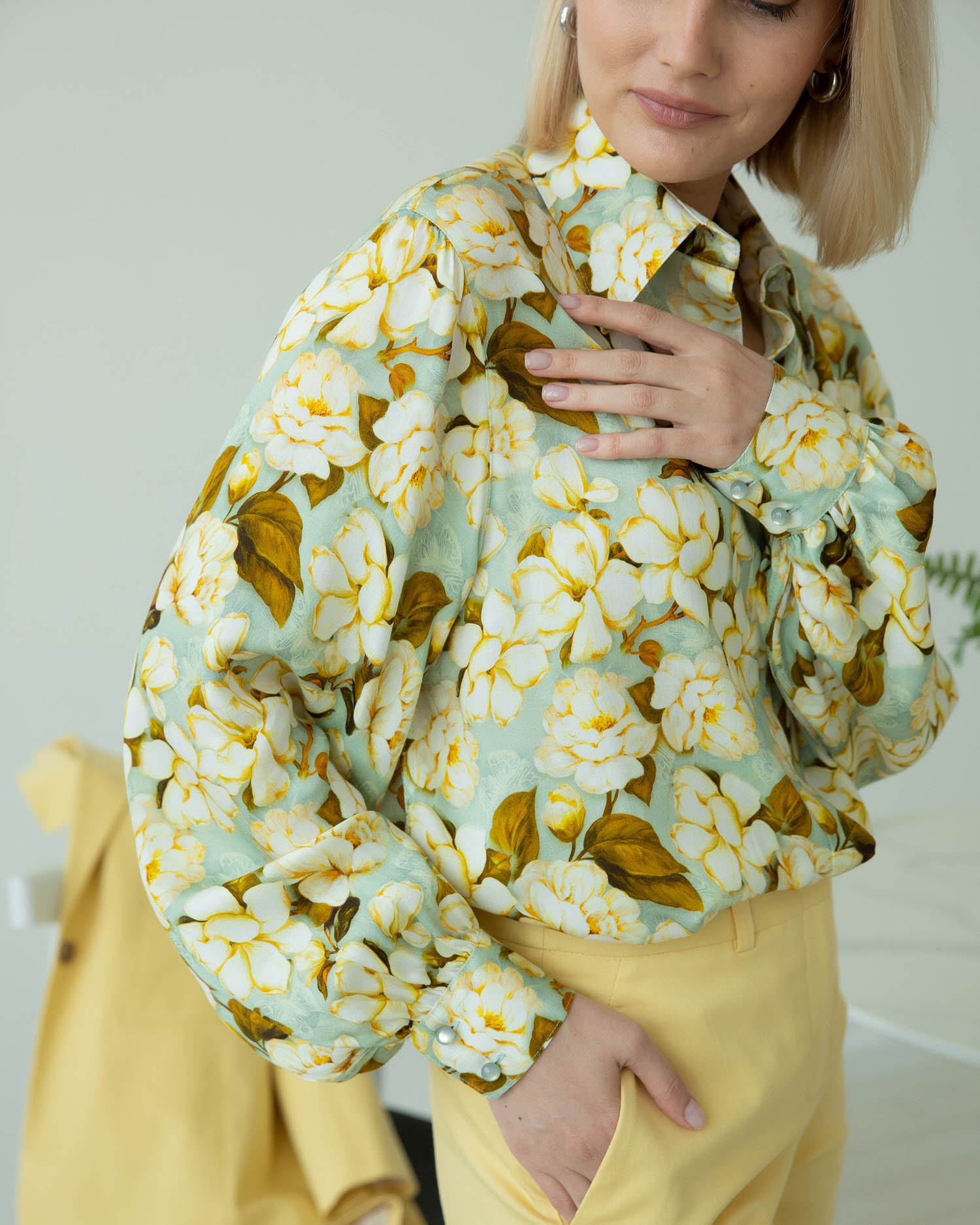 Женская  рубашка с пышным рукавом принт жёлтые цветы - 8272 от byME 