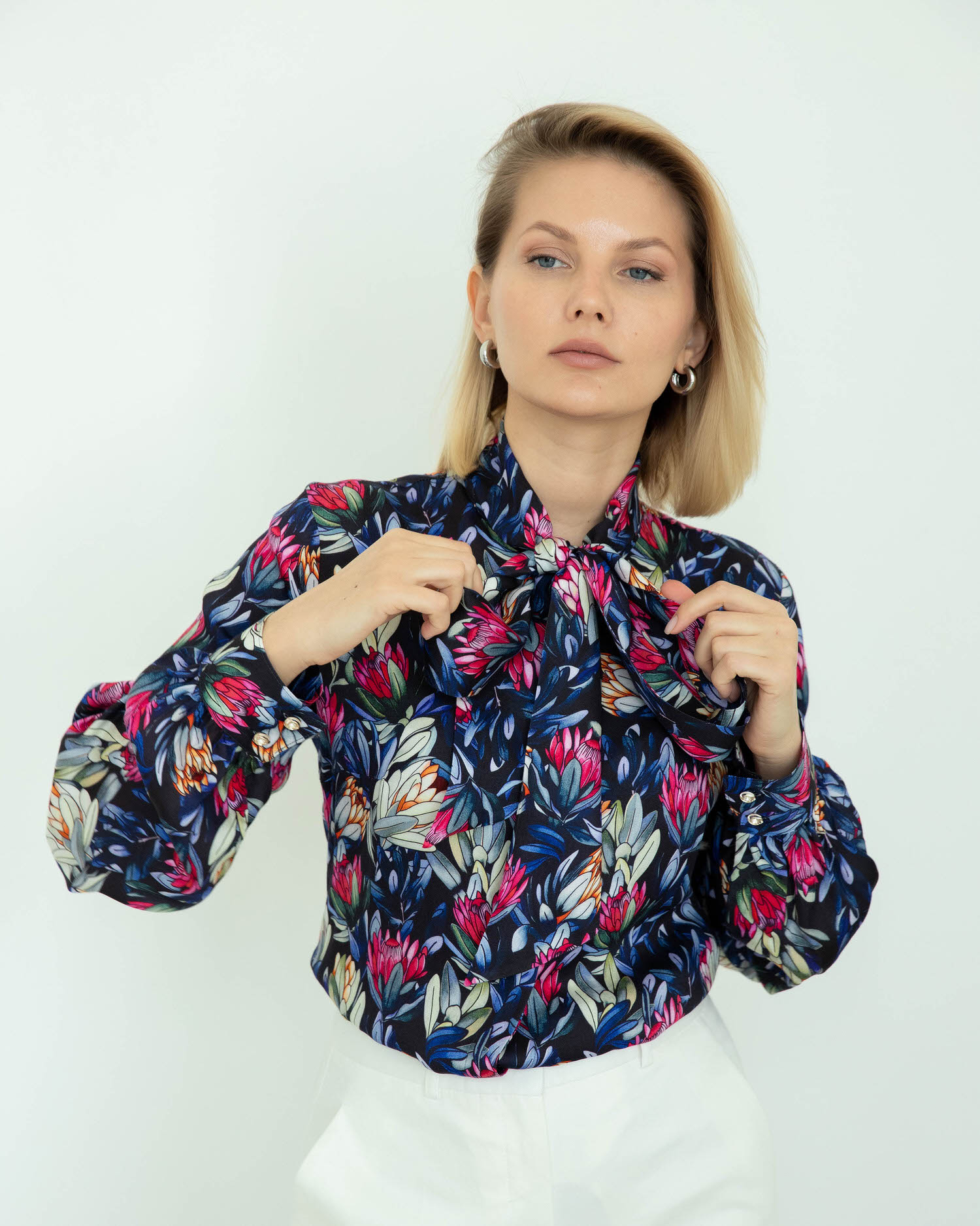 Женская блузка с бантом принт протеи - 8275 от ByME 