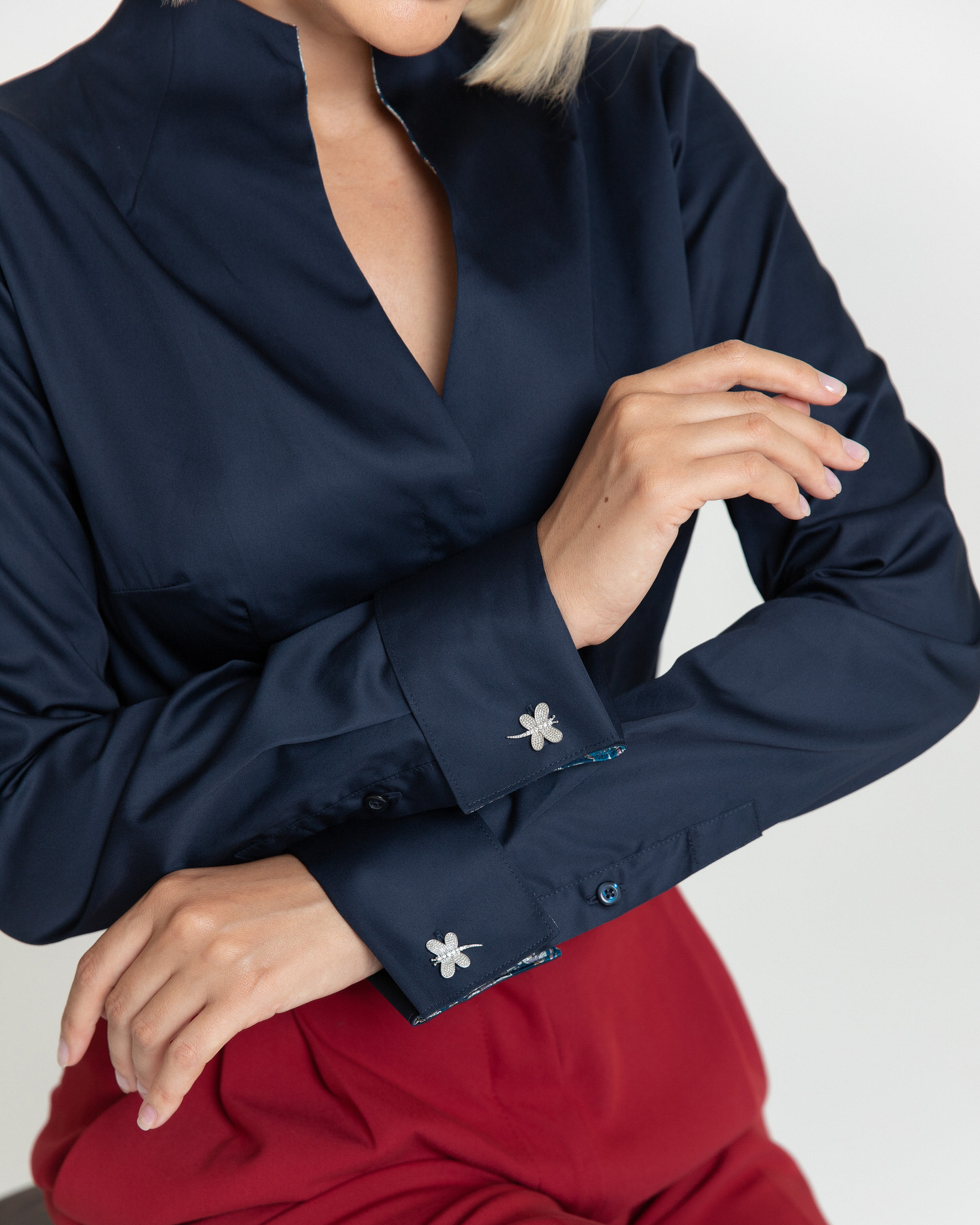 Женская рубашка воротник стойка тёмно-синяя под запонки с отделкой пейсли  - 8346 от byME 