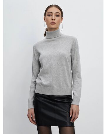 Женский свитер с высоким воротником цвета серый меланж от ByME 
