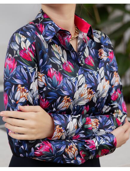 Женская рубашка под пуговицы с супатной застежкой полуприталенная с отделкой цветы - 8144 (40) от ByME 